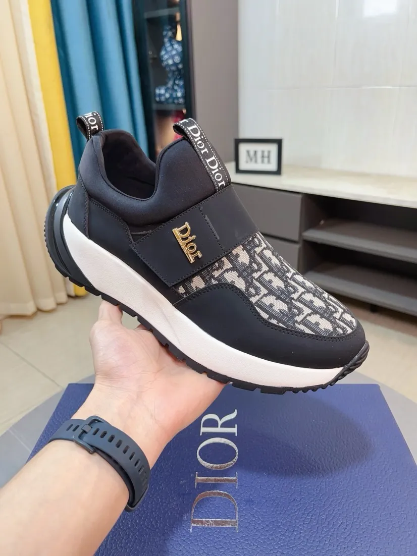 Men's men's shoes 💰438🌹🌹【Dior】Best-selling official website world premiere🔝High-end men's shoes brand official website latest series: The upper is made of imported cowhide with specially designed fabrics➕Mesh breathable lining. Make walking more convenient and comfortable! Compared with the official quality, Midea’s 1:1 replica. Create a fashionable personality to set off your uniqueness! A must-have for trendy men! Classic style. Men's sizes: 38-44.